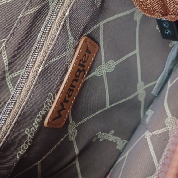 Wrangler Aztec Satchel/crossbody NWT - Picture 11 of 11
